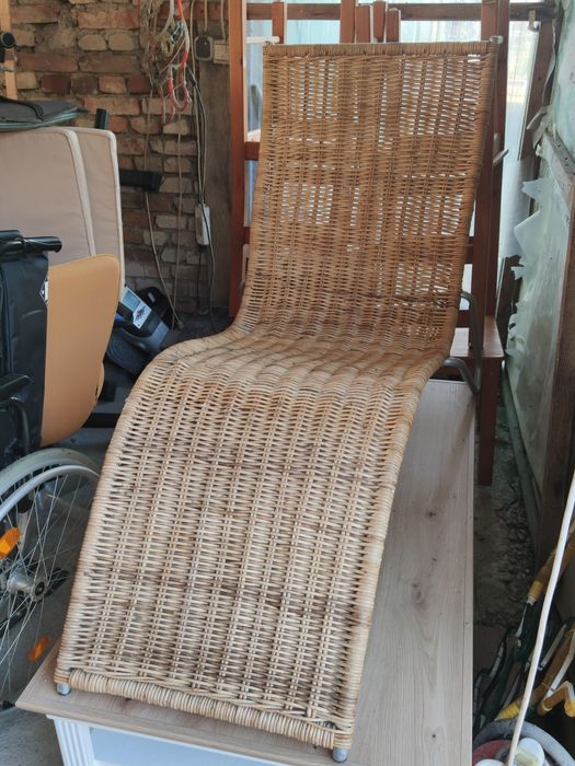 Leżak szezlong rattan wiklina fotel Ikea