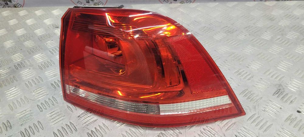 Фонар стоп правий лівий Volkswagen Touareg 2011-2014