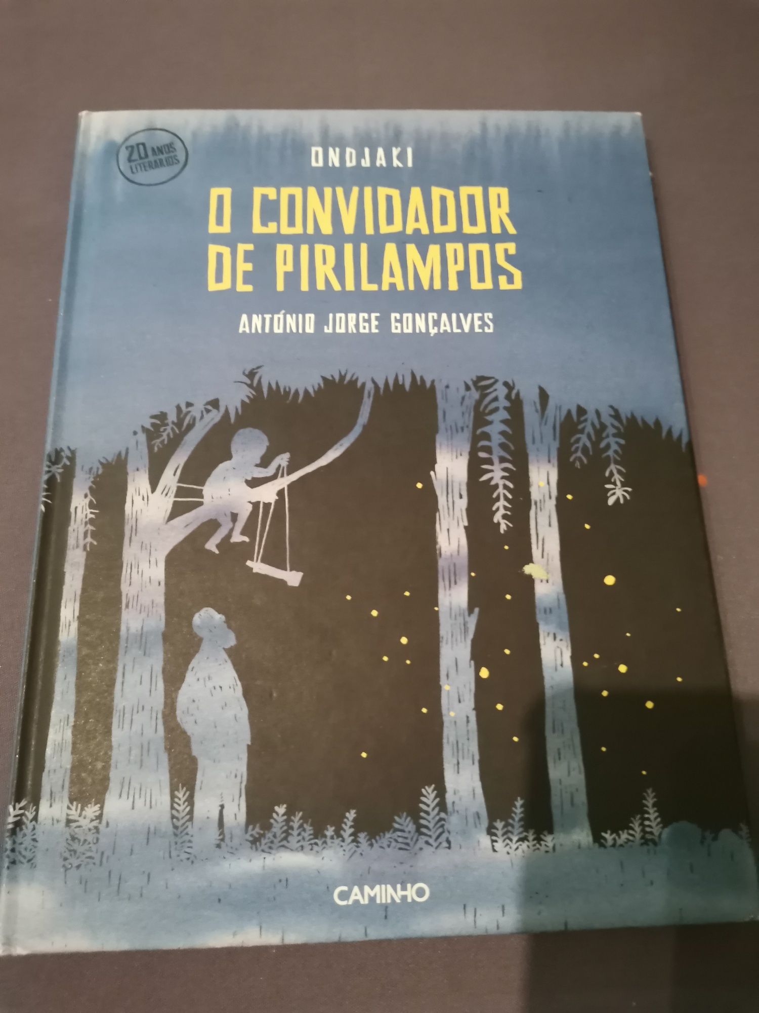 Livro o convidador de pirilampos