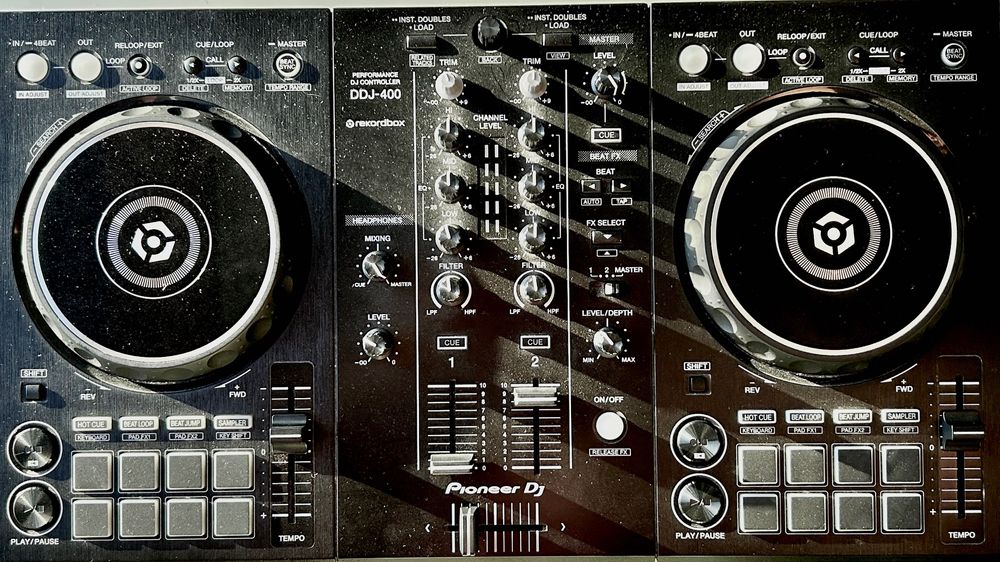 Mesa de DJ - DDJ 400 Pioneer