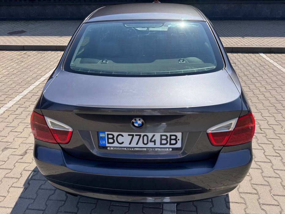 BMW E90 2.0 бензин ,