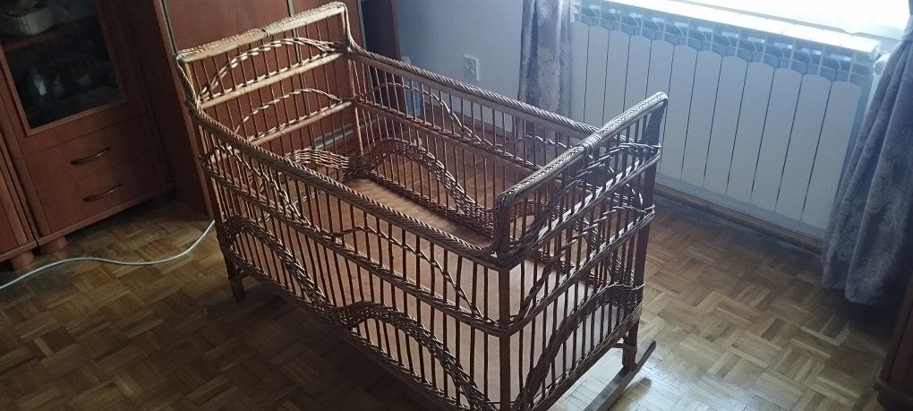 Łóżeczko kołyska z wikliny