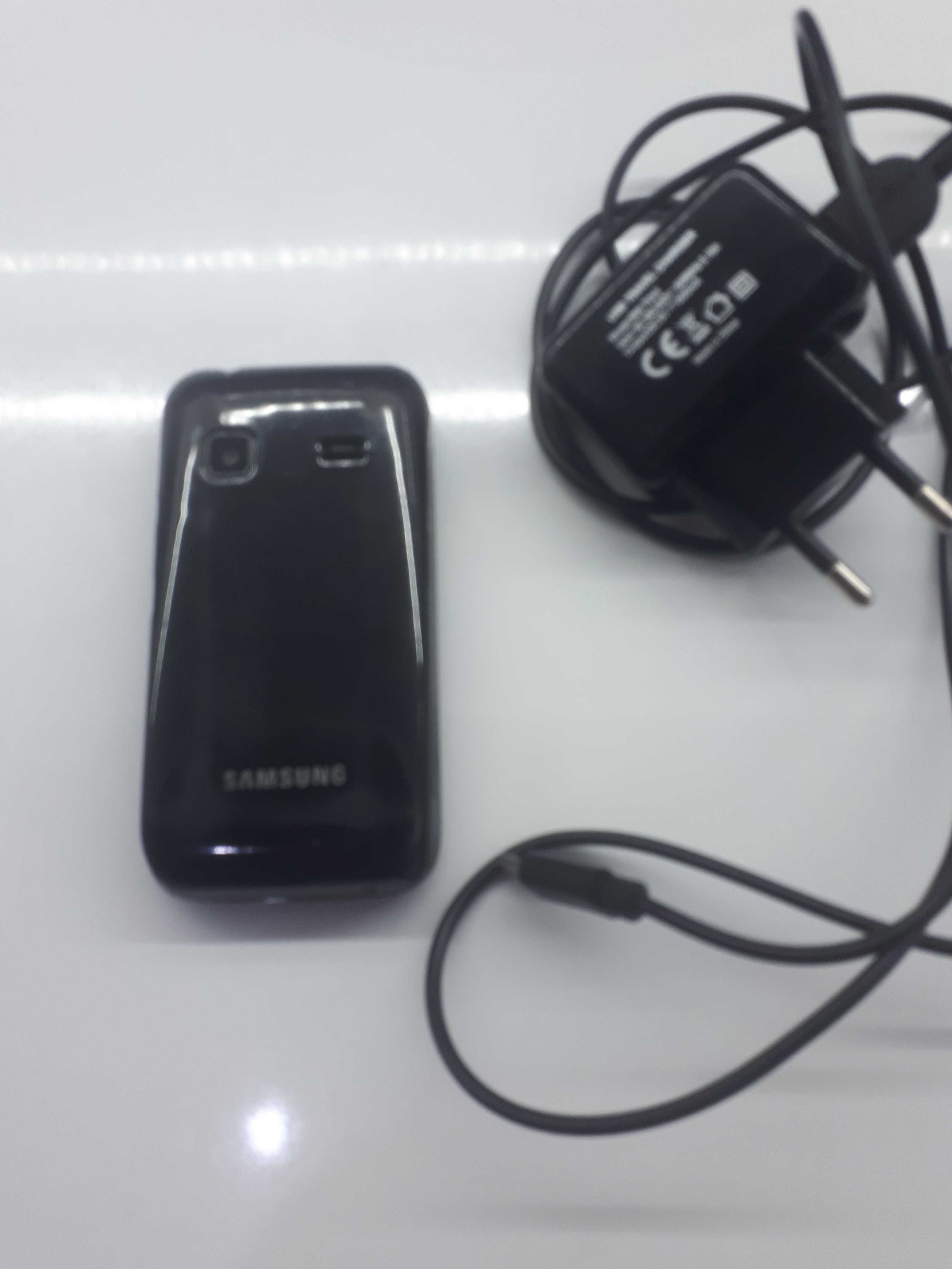 Telefon komórkowy Samsung GT-E2600