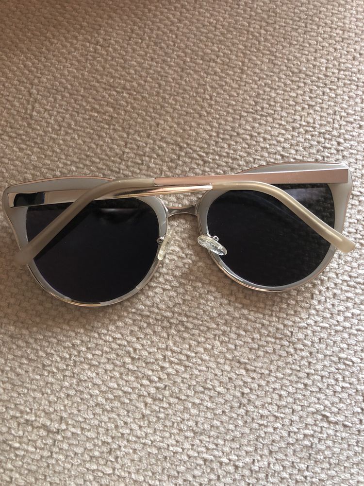 Uszkodzone Okulary przeciwsłoneczne Quay Australia