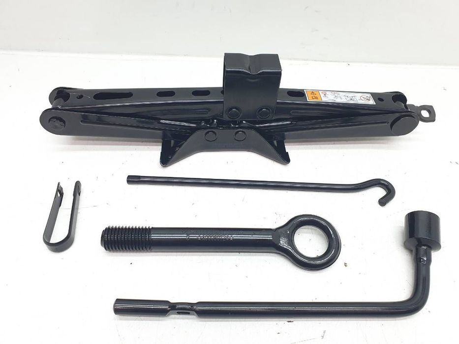 LEWAREK PODNOŚNIK UCHO HAK KLUCZ BAIC BEIJING 7 X7 2024