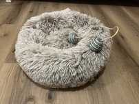 Cama para gato ou cão e brinquedo