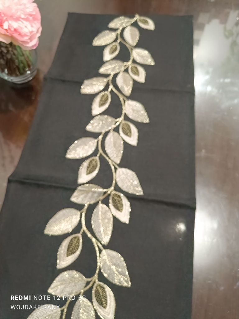 Bieżnik listki czarny szary złote lub srebrne 40*90cm