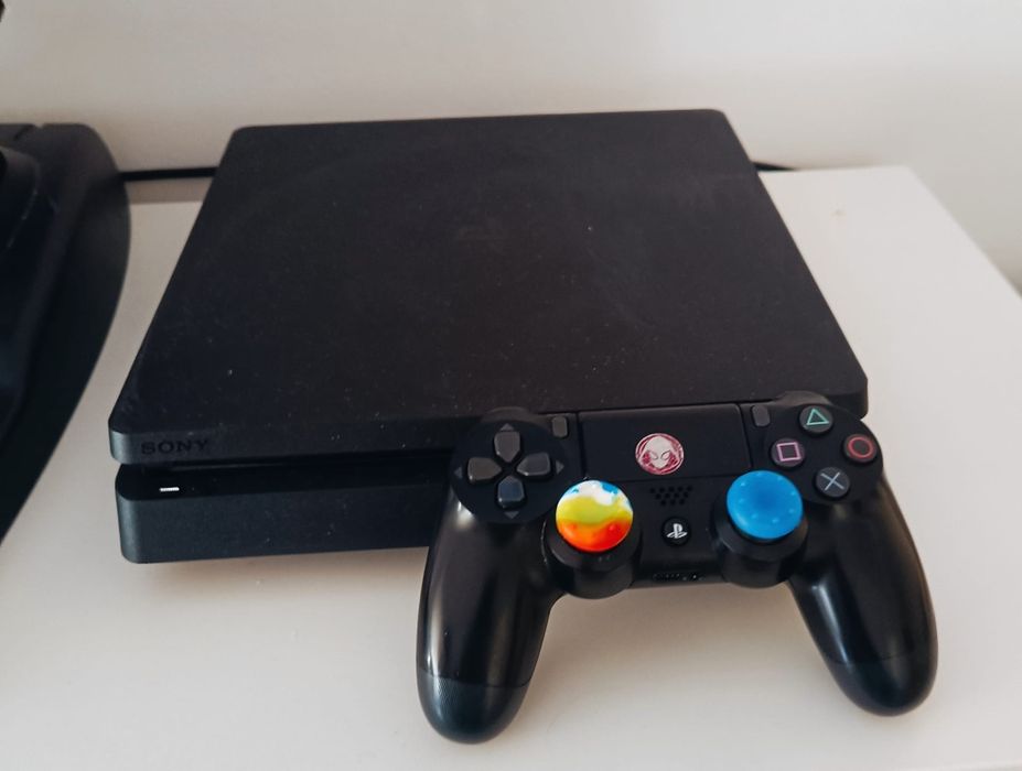 Playstation 4 slim 500 + gran turismo 7