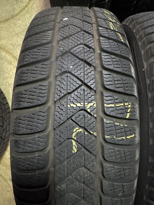Шины б.у 205 60 R16 Pirelli Winter Sottozero 3 SealInside 96H 4 шт