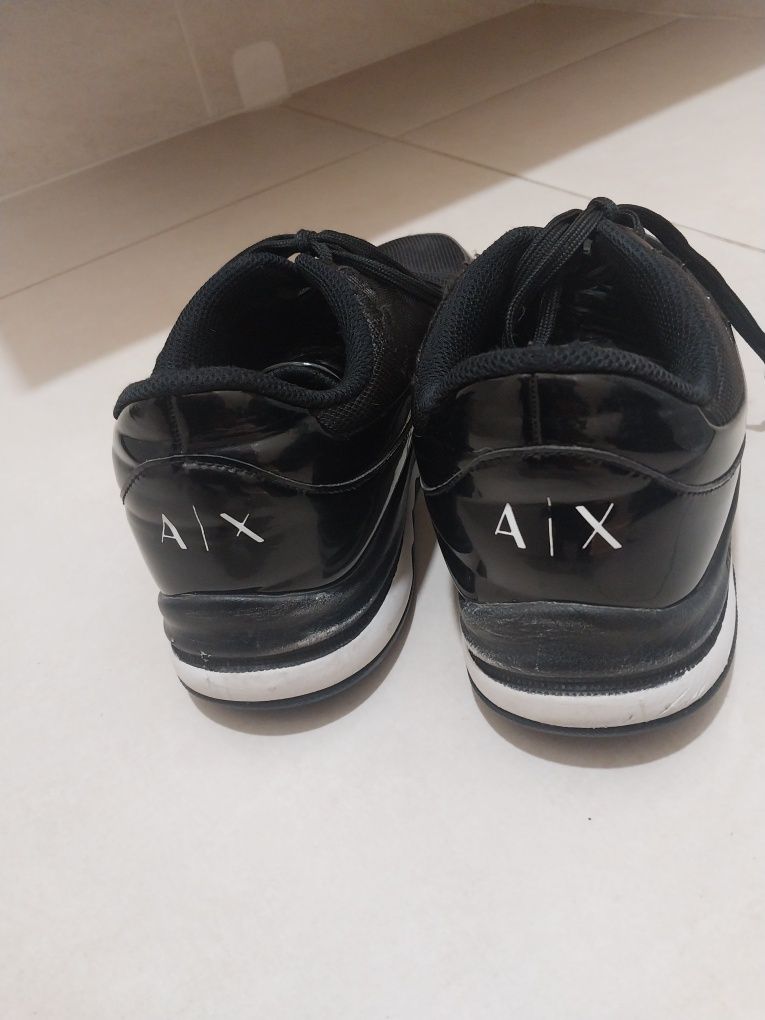 Продам кросівки Armani