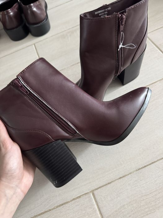 Продам новенькі козаки