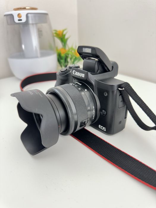 Canon Eos M50 WiFi/touch screen com lente 15-45mm