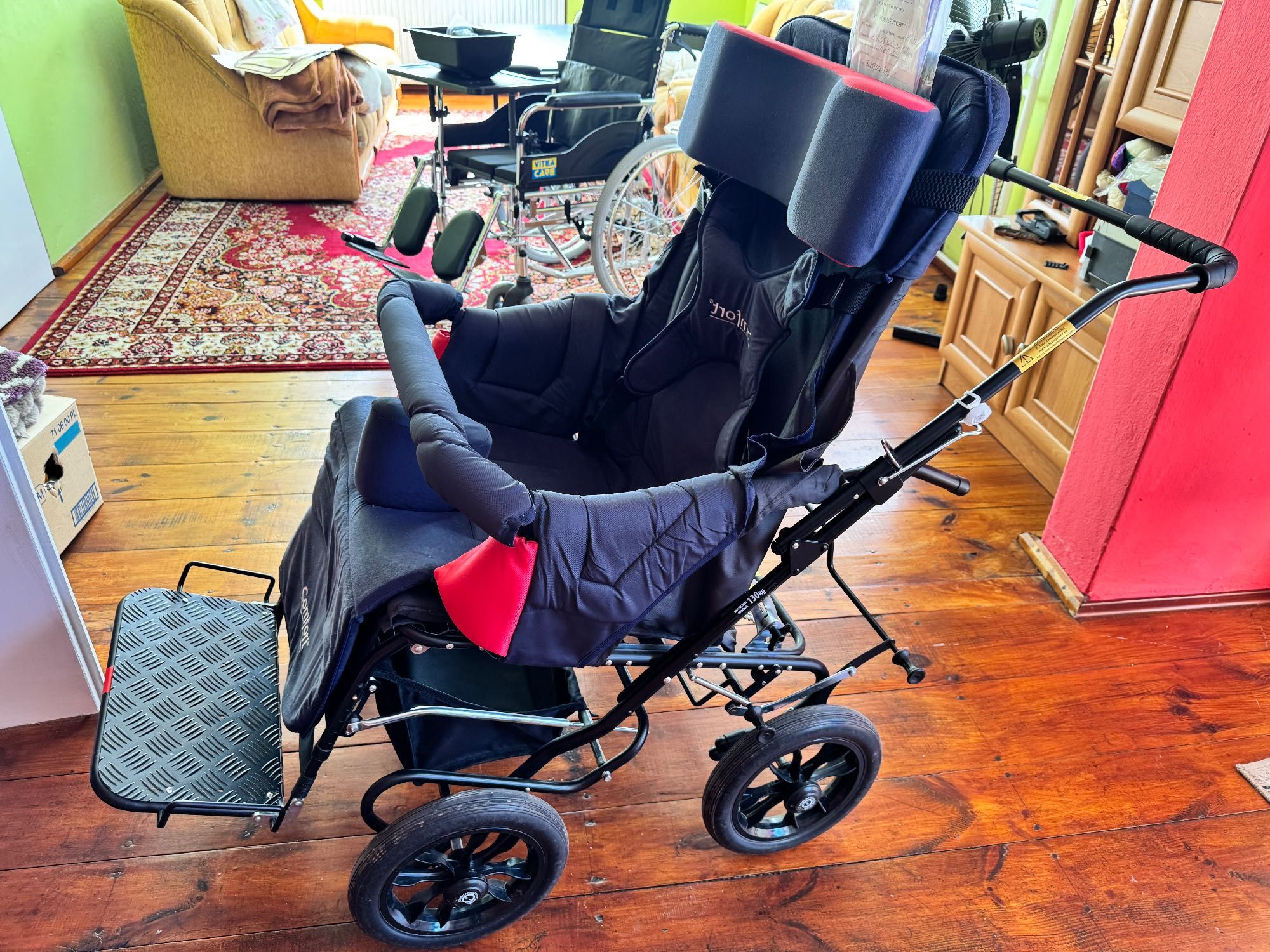 Wózek inwalidzki specjalny Comfort Maxi 8