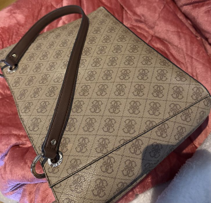 Bolsa a Guess seminova