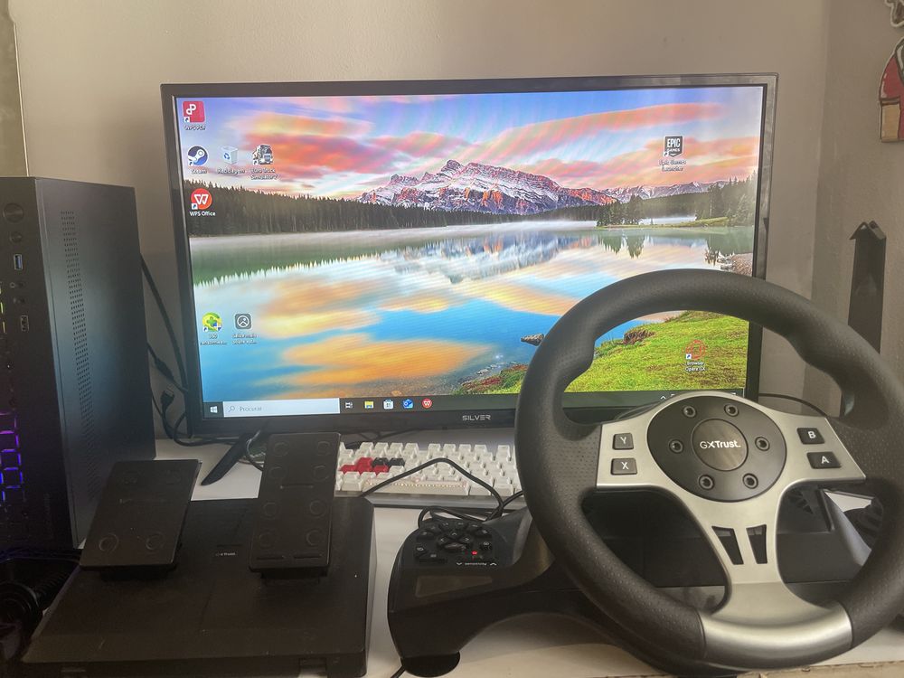 Torre gaming mais volante.troco PS4 ou PS5