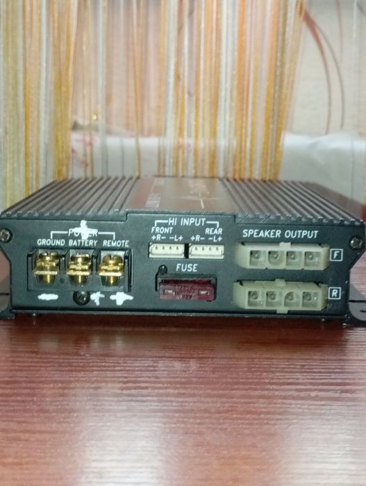 SOUNDWAVE підсилювач звуку 4х50 watt