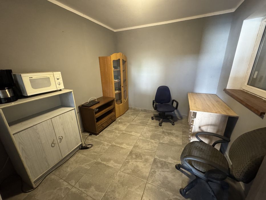 Wynajmę halę  55, 110, 150  lub 210m2 z placem
