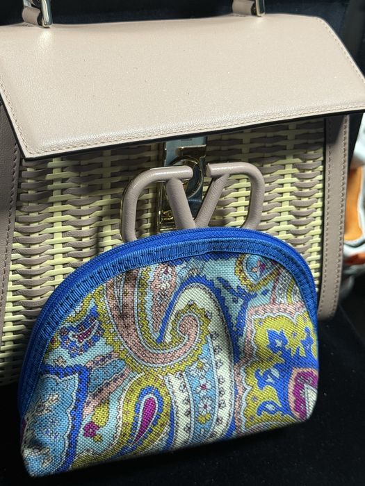 Продам косметичку Etro, оригинал, куплена в Ароматеке