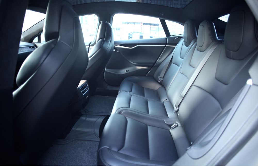 Tesla S 75 D Pnevmo 8міс 17 рік.