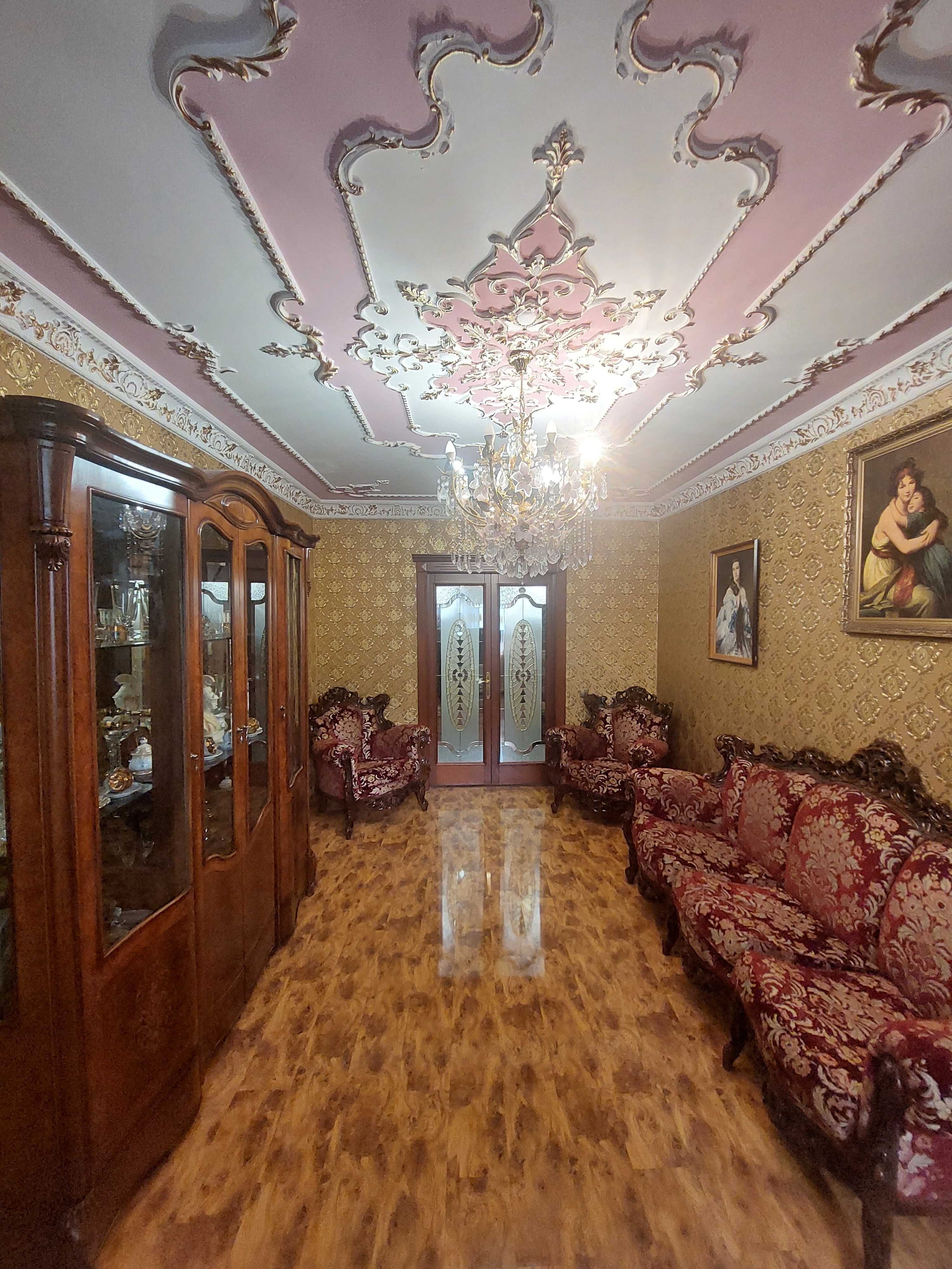 Чотирьох кімнатна з АВТОНОМНИМ ,меблями, технікою. Центрально міський.