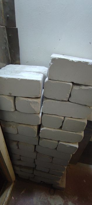 Біла цегла, стан на фото