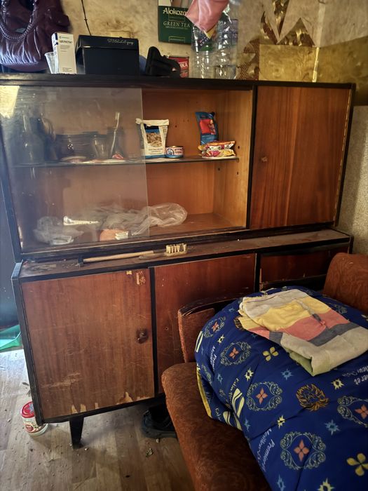 Мебель - диваны, комоды,