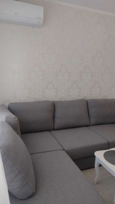 М Осокорки 10 хв,   євроремонт, генератор в будинку. два санвузли