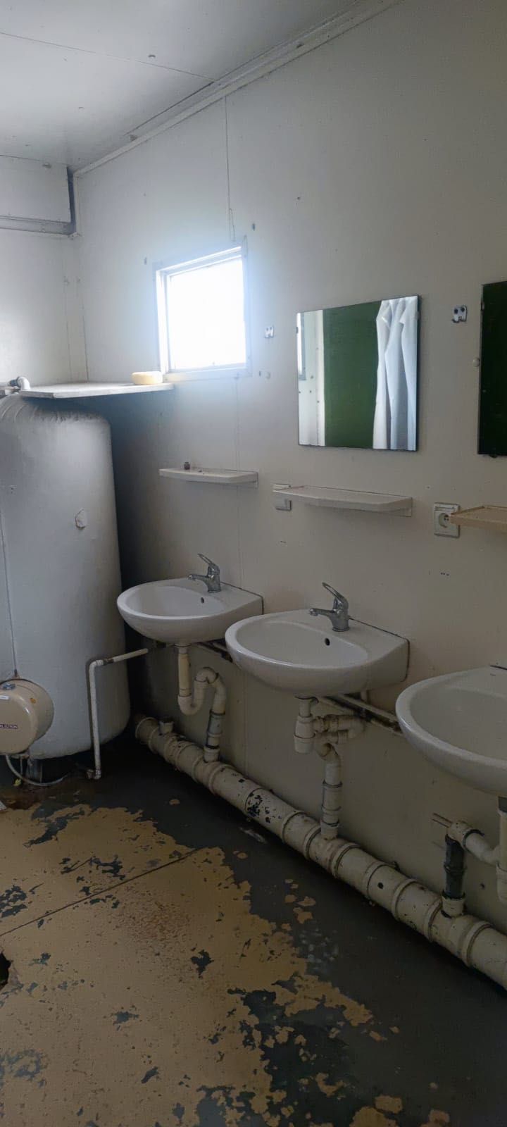 Kontenery sanitarne (SPRAWNE, SUCHE W DOBRYM STANIE)