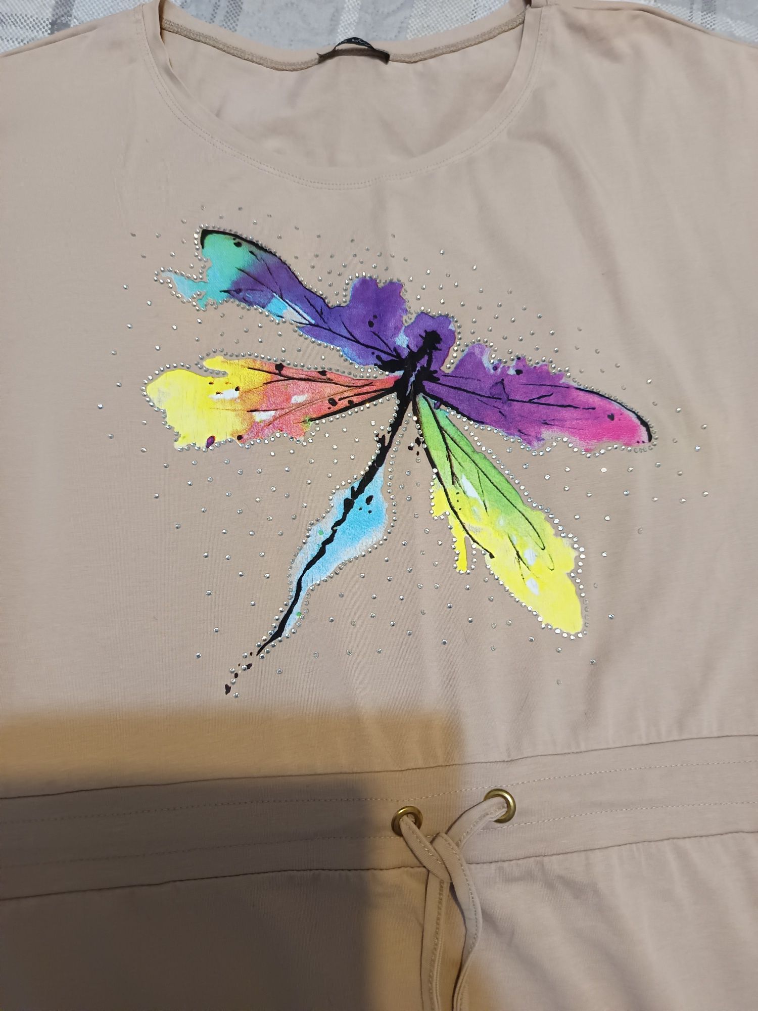 Sprzedam sukienkę beżową