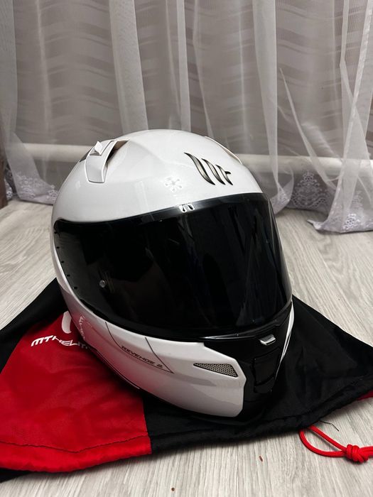 Мотошолом MT Helmets