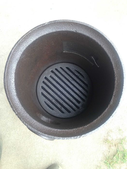 Piecyk żeliwny z lat PRL-u. Koza, cyganek.