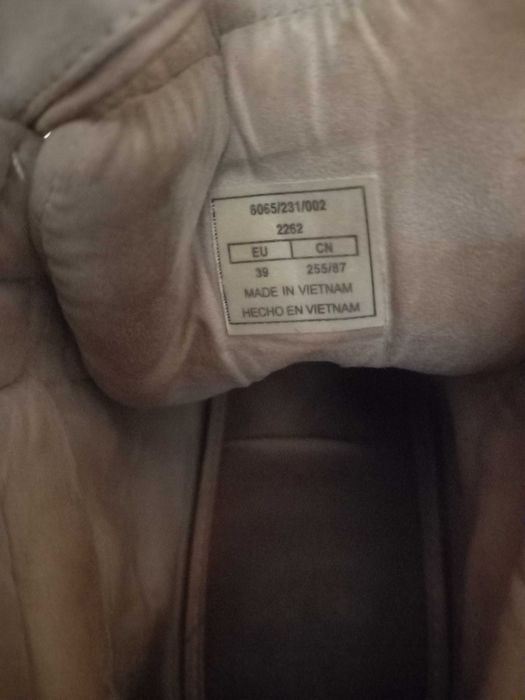 Ботинки женские 39 размера непромокаемые прочные