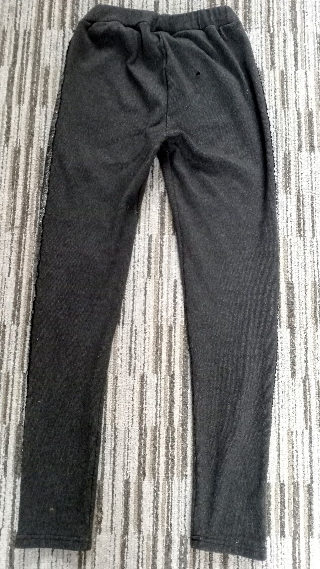 Legginsy stalowe srebrne lampasy prążkowany materiał gumka w pasie