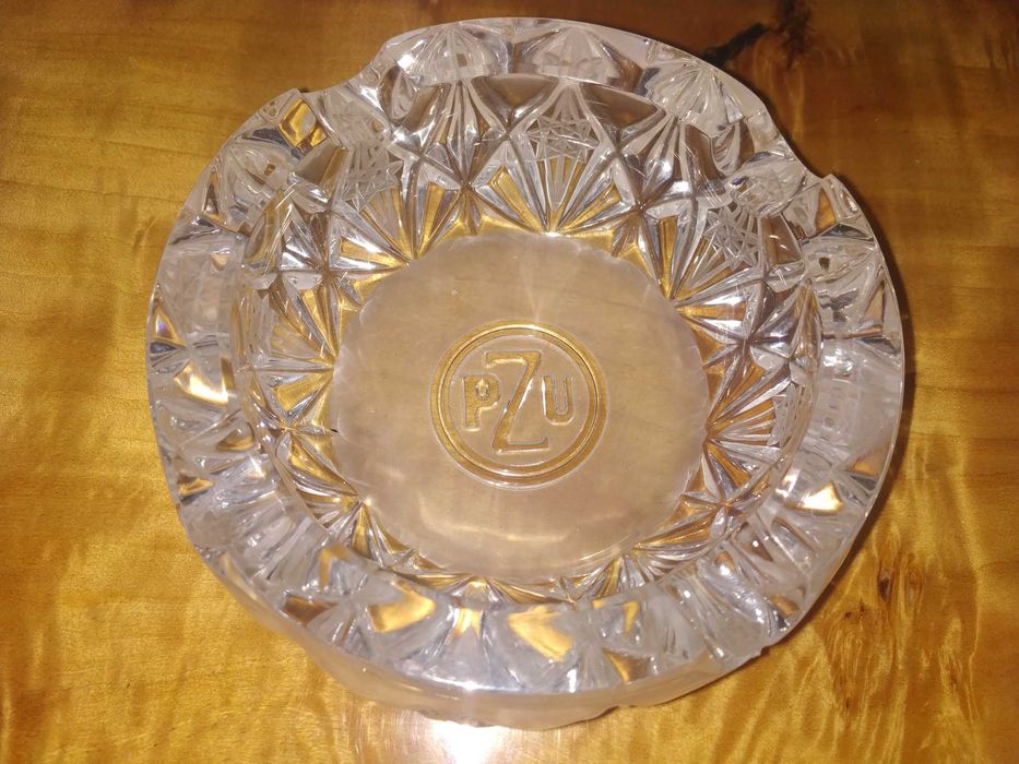 Popielniczka kryształowa z logo PZU