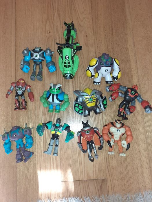 Brinquedos coleção de bonecos ben 10 cada 7 euros