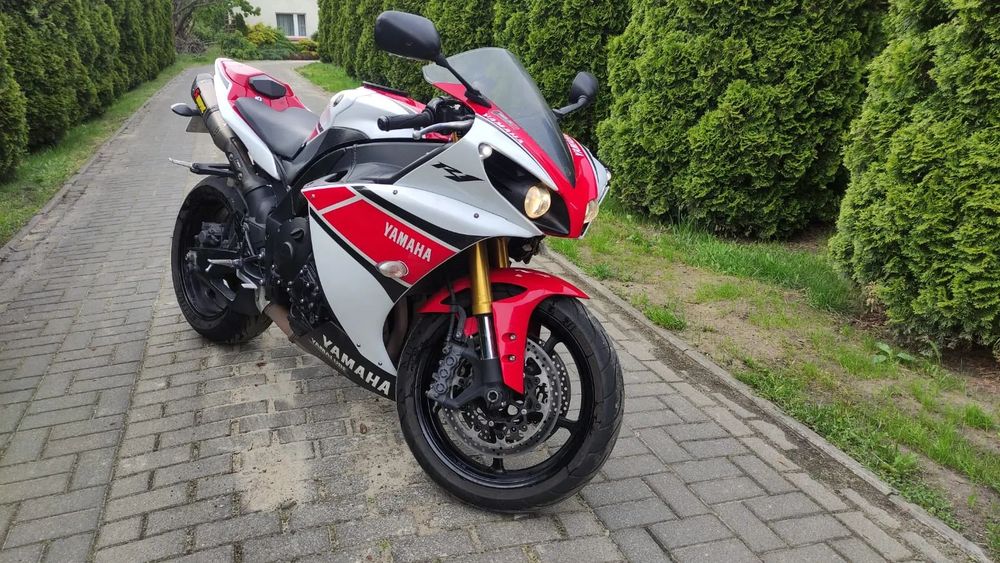 Yamaha R1 YAMAHA r1 rn22 WGP 50Th anniversary edition akprapovic