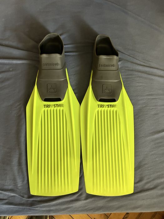 Ласти, лопатки-гребки, тренажер для кисті