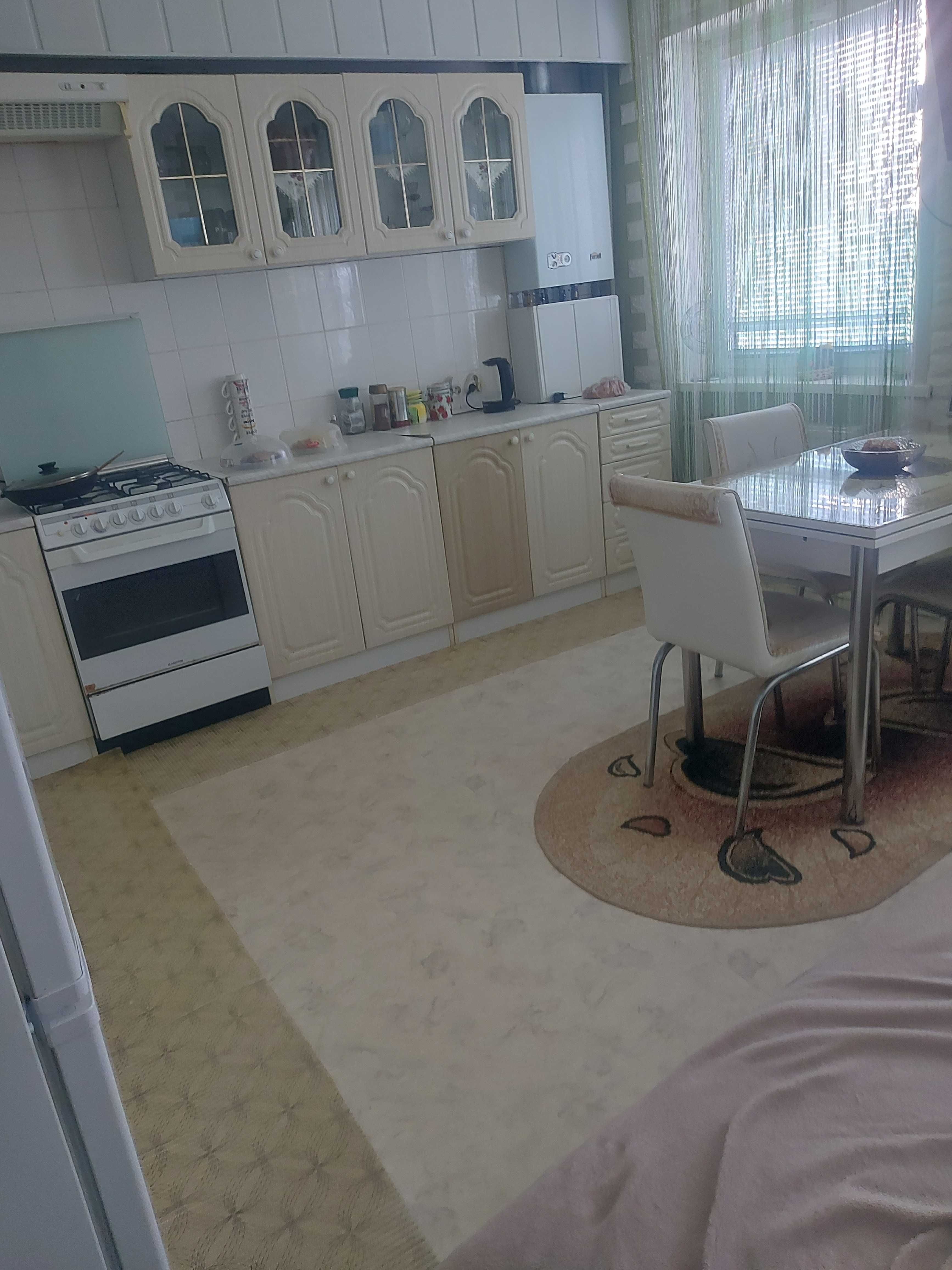 Продам двоповерховий будинок котеджного типу.