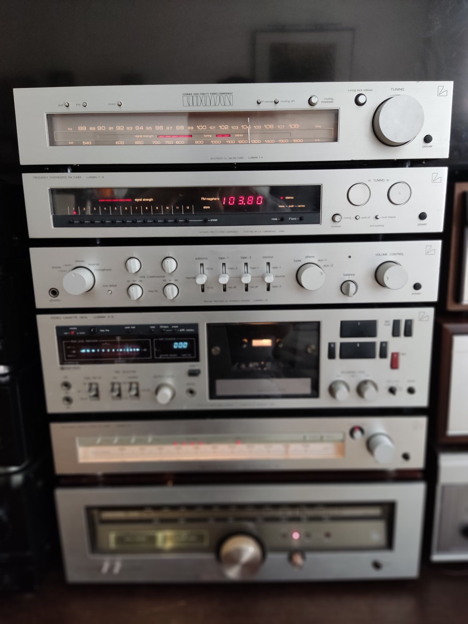 Luxman T-4 świetny analogowy tuner FM/AM | funkcjonalność AccuTouch