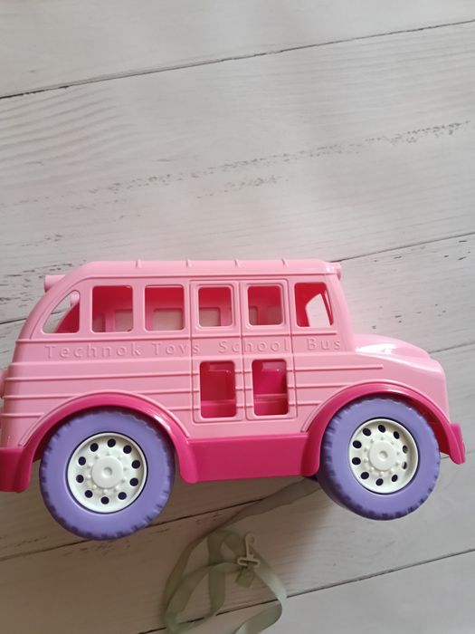 Автобус іграшка з шнурівкою