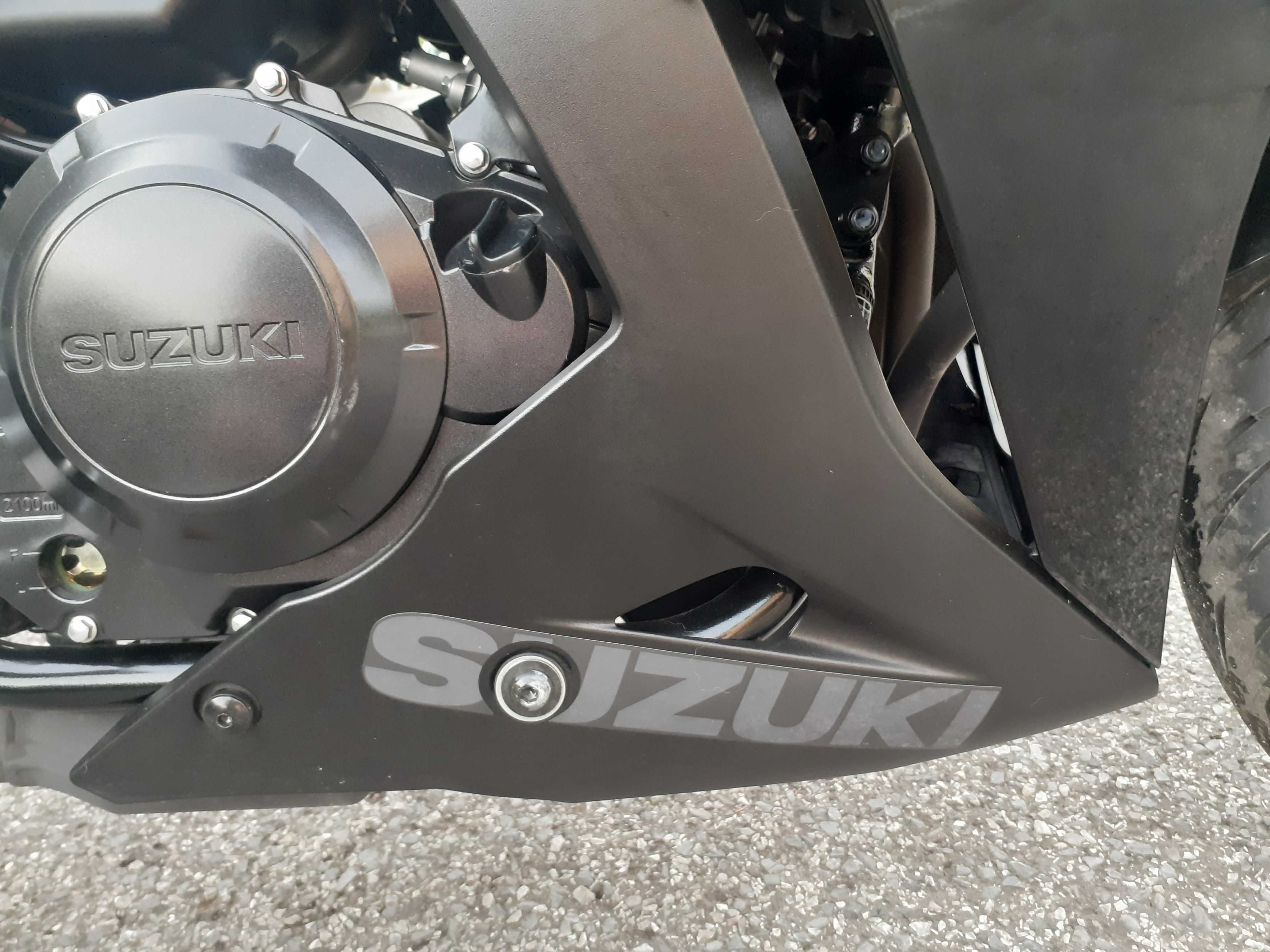 SUZUKI GSX 250 R z 2021 roku przebieg 3675 km. Jak NOWY