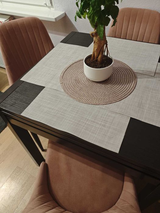 Stół kwadratowy w kolorze brązowym 90/90 wys. 76 cm