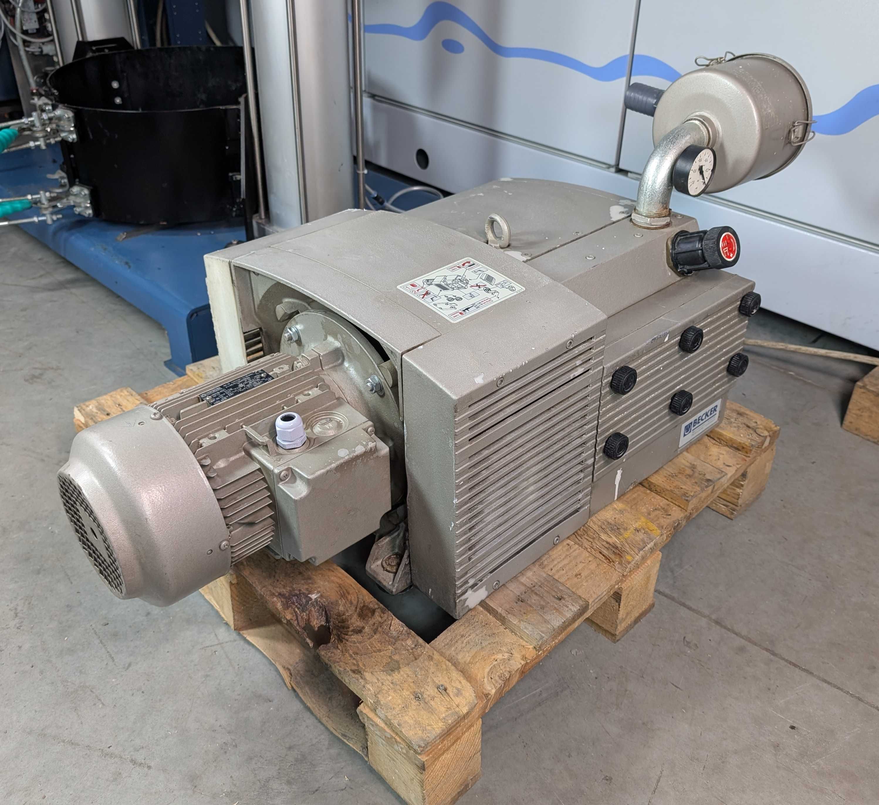 Pompa próżniowa BECKER KVT 3.100 3kW 100m3 po remoncie