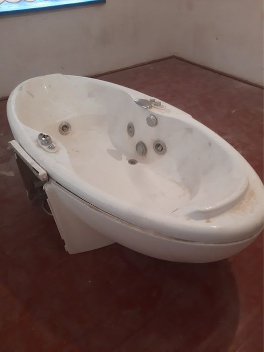 Ванна-джакузі продам