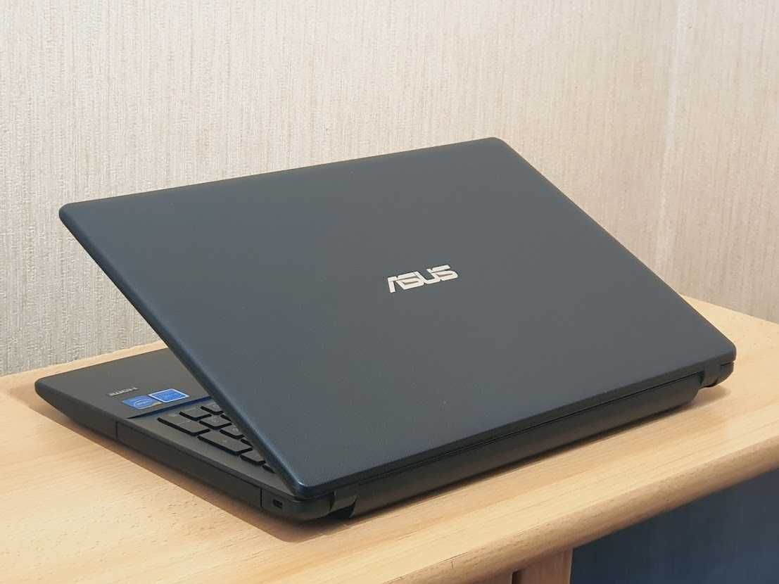 Ноутбук Asus Intel Celeron N2830 RAM8Gb SSD 256Gb нова батарея-7 годин