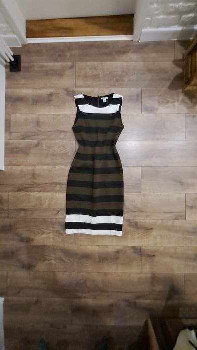 Нарядное платье фирмы HM на рост 170, размер М