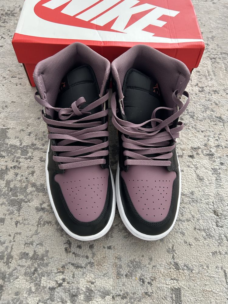 Air Jordan 1 Mid SE
