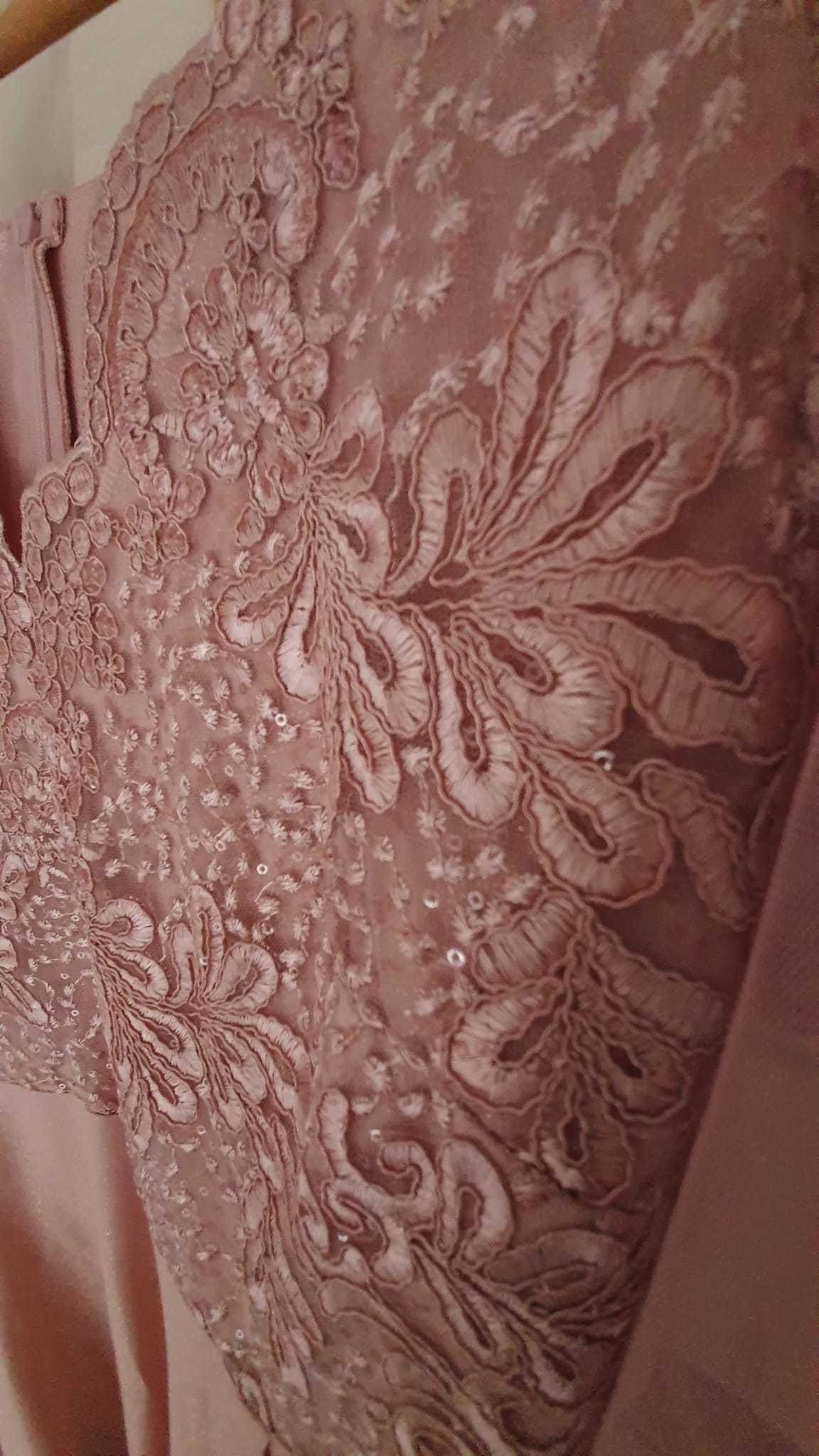 Pudrowy róż sukienka PLUS SIZE