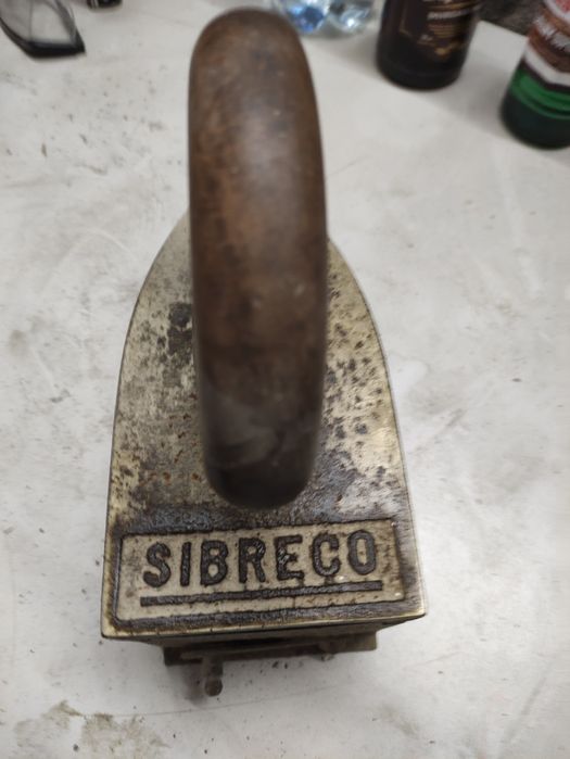 stare zabytkowe żelazko na węgiel Sibreco