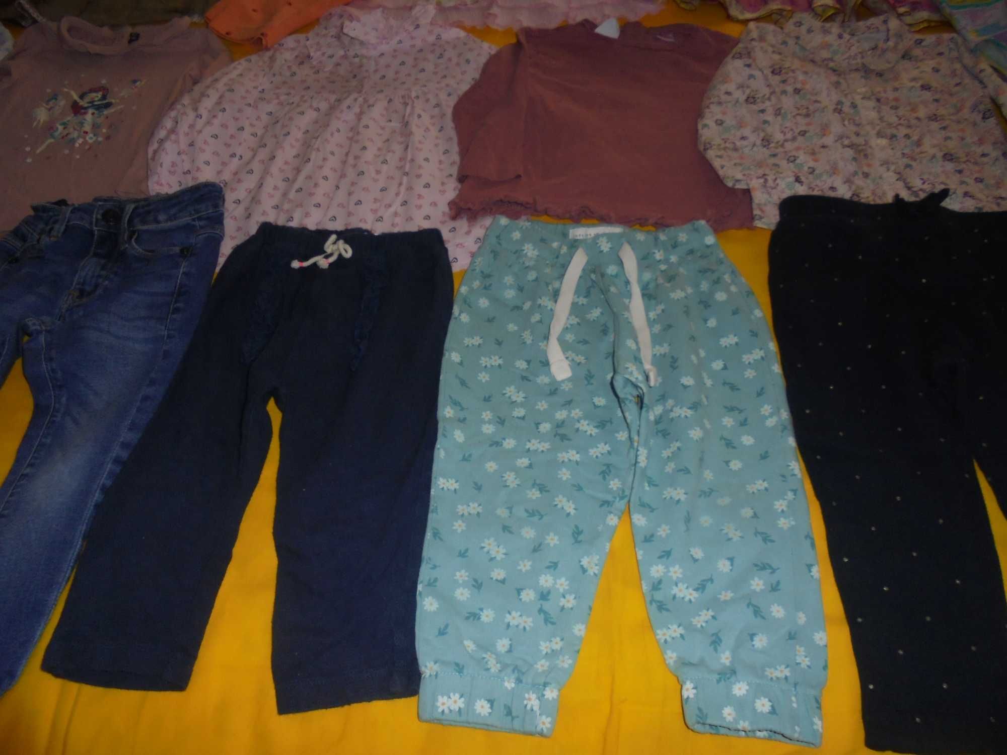 lote de roupa de menina as sapatilhas